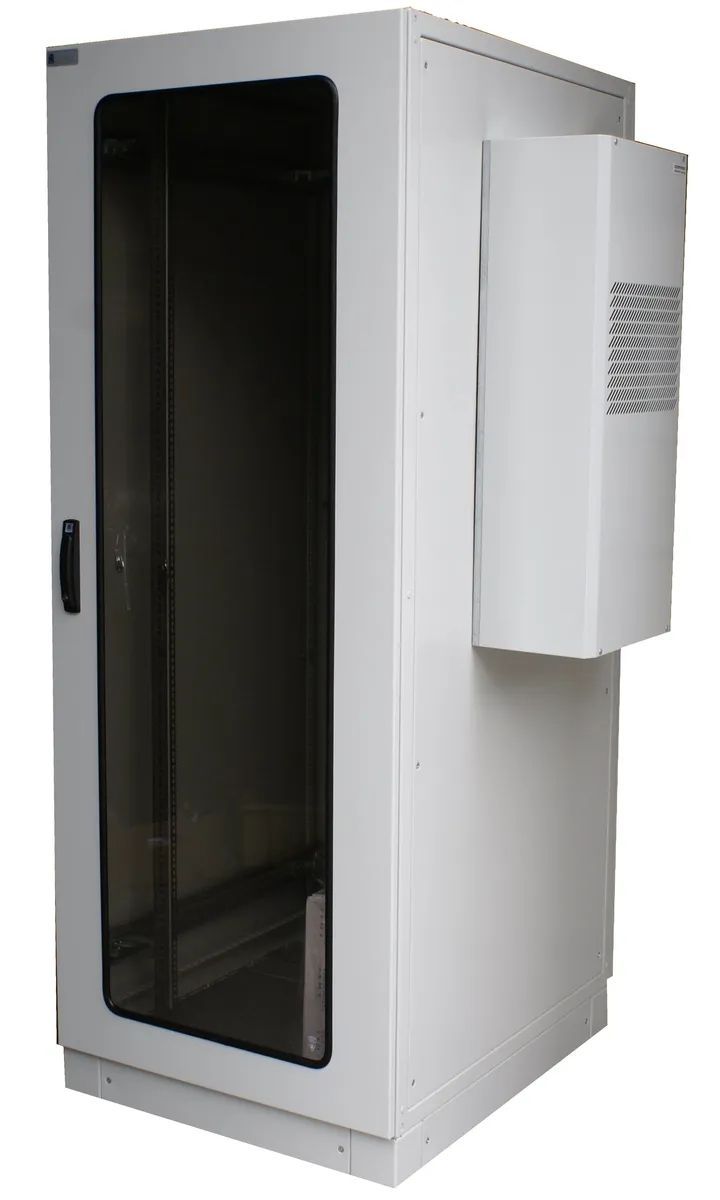Serverschrank mit hoher Schutzart IP und seitlichem 2-kW-Klimagerät – ZPAS