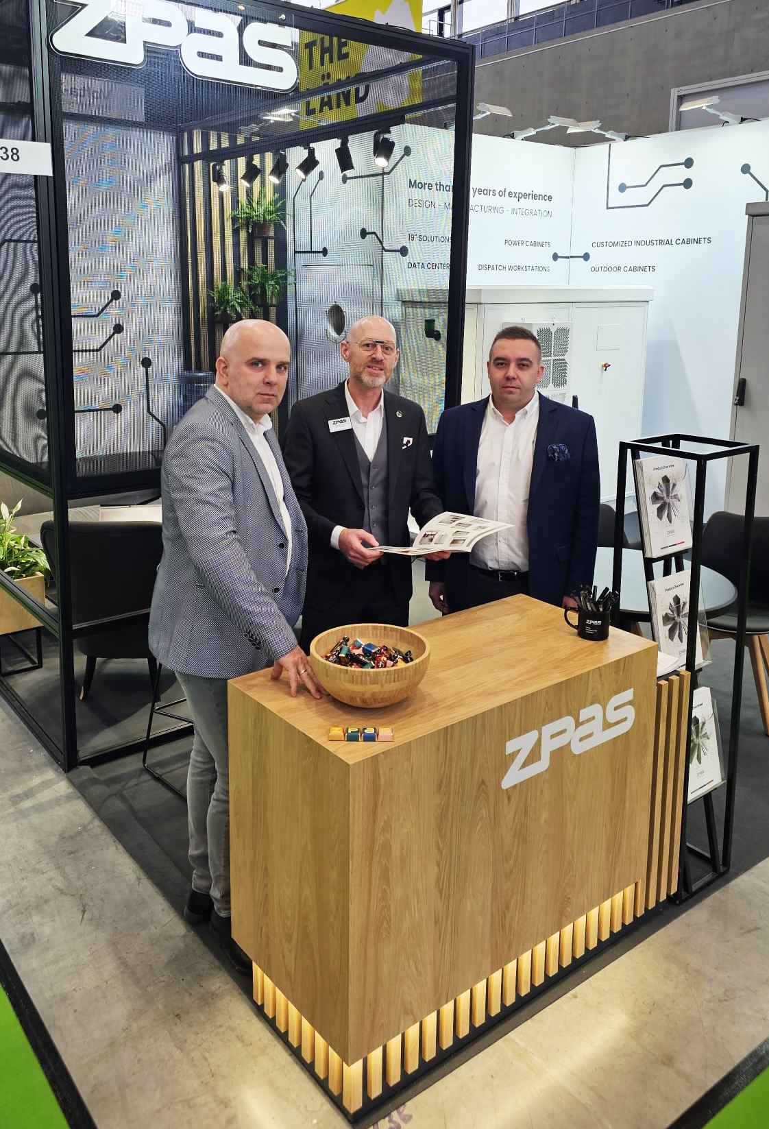 ZPAS VOLTA-X Messe Stuttgart Energietechnik Outdoorschränke