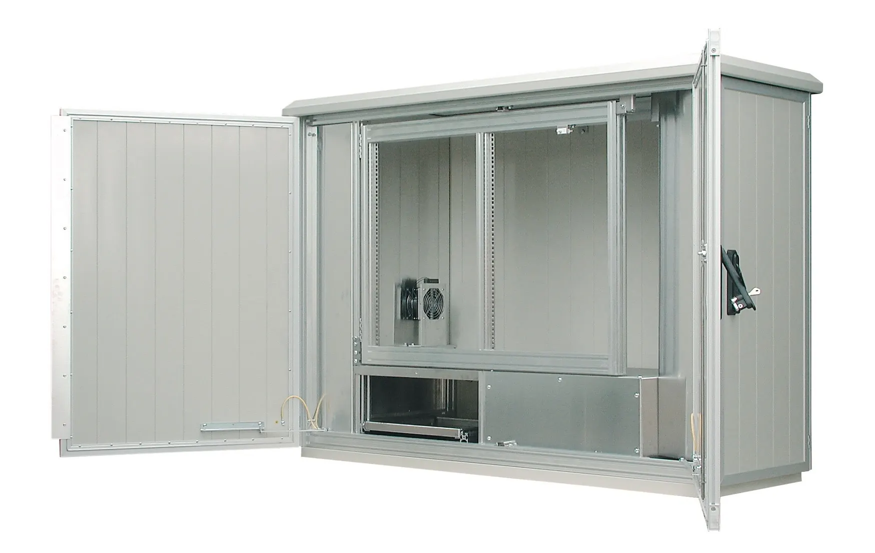 Armoire d’extérieur ZPAS à double paroi ouverte, avec aménagement intérieur et climatiseur