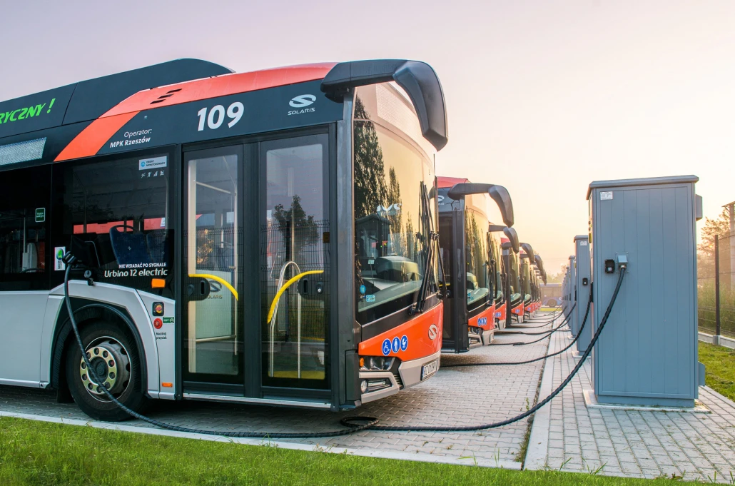 ZPAS Outdoorschränke Aluminium DC-Ladeinfrastruktur Elektrobusse IP55