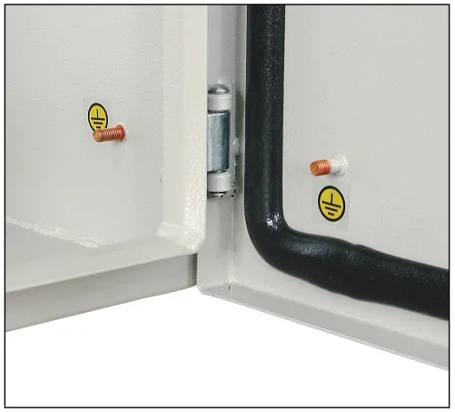 Scharnier- und Ausbaudetail am ZPAS SWN Wandgehäuse