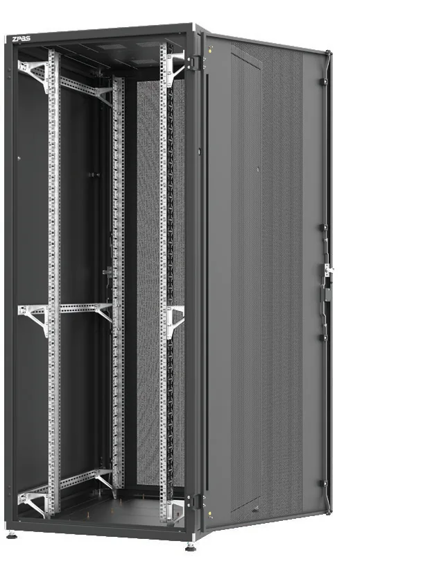 ZPAS SZB IT 42 HE in Schwarz geöffnet mit perforierter Tür und Kabelmanagement