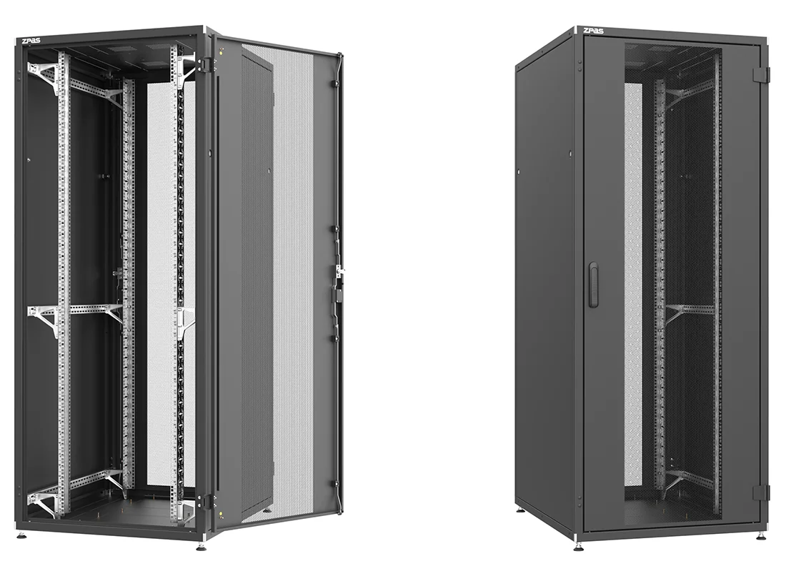 ZPAS SZB IT Serverschrank 800 mm breit in Schwarz mit perforierter Tür