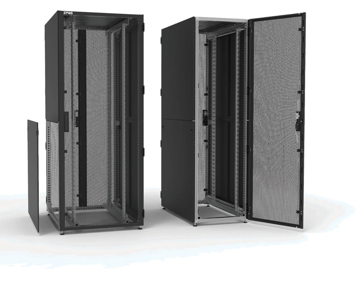 ZPAS Z-SERVER geöffnet – 19-Zoll-Profilschienen PREMIUM und perforierte Türen